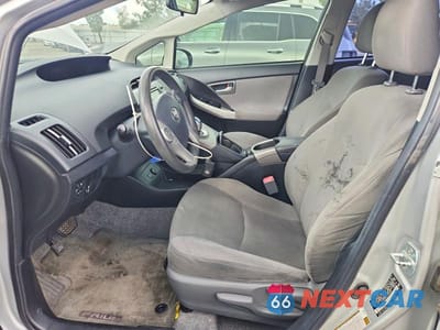 Zdjęcie 7 z 12 samochodu: 2013 TOYOTA PRIUS TWO VIN:JTDKN3DU1D1695081 - miniatura