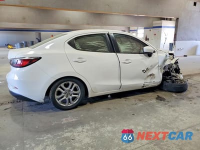 Trzecie zdjęcie samochodu z tyłu: 2016 SCION IA BASE VIN:3MYDLBZVXGY114320 - miniatura