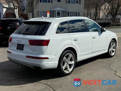 Trzecie zdjęcie samochodu z tyłu: 2019 AUDI Q7 PRESTIGE VIN:WA1VAAF77KD012049 - miniatura