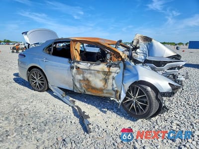 Czwarte zdjęcie samochodu z boku: 2023 TOYOTA CAMRY SE VIN:4T1G11AK6PU736814 - miniatura