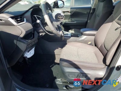 Zdjęcie 7 z 13 samochodu: 2023 TOYOTA RAV4 XLE VIN:2T3W1RFV7PW270394 - miniatura