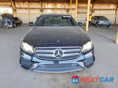 Piąte zdjęcie samochodu w środku: 2018 MERCEDES-BENZ E 300 VIN:WDDZF4JB5JA404233 - miniatura
