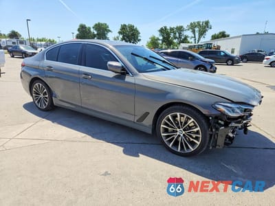 Czwarte zdjęcie samochodu z boku: 2021 BMW 530E VIN:WBA13AG01MCG44232 - miniatura
