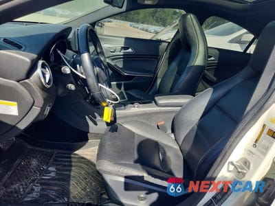 Zdjęcie 7 z 12 samochodu: 2014 MERCEDES-BENZ CLA 250 VIN:WDDSJ4EB8EN043640 - miniatura