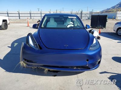 Piąte zdjęcie samochodu w środku: 2024 TESLA Y VIN:7SAYGAEE0RF120939 - miniatura