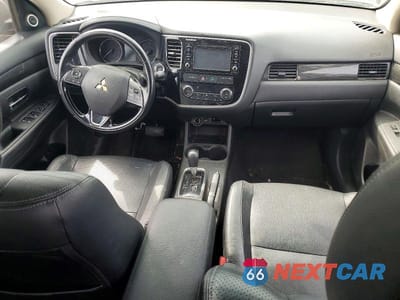 Zdjęcie 8 z 12 samochodu: 2016 MITSUBISHI OUTLANDER SE VIN:JA4AD3A31GZ015903 - miniatura