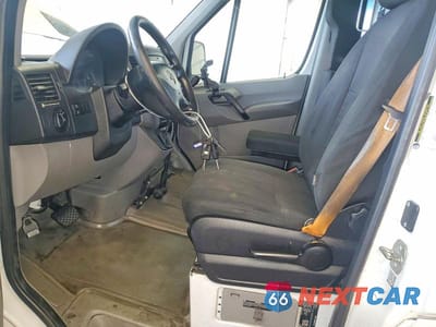 Zdjęcie 7 z 12 samochodu: 2018 MERCEDES BENZ SPRINTER 2500 DELIVERY VAN VIN:WD3PE8CD3JP598360 - miniatura