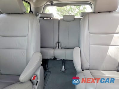 Zdjęcie 10 z 13 samochodu: 2019 TOYOTA SIENNA XLE 7-PASSENGER VIN:5TDDZ3DC9KS219911 - miniatura