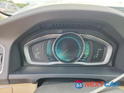 Zdjęcie 9 z 12 samochodu: 2014 VOLVO S60 T5 VIN:YV1612FSXE2287736 - miniatura