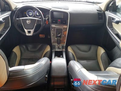 Zdjęcie 8 z 12 samochodu: 2012 VOLVO XC60 T6 VIN:YV4902DZ2C2334290 - miniatura