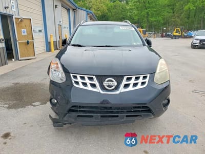 Piąte zdjęcie samochodu w środku: 2013 NISSAN ROGUE S VIN:JN8AS5MV8DW622418 - miniatura