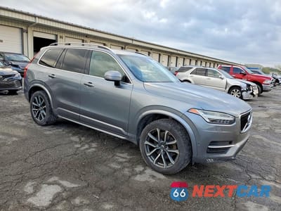 Czwarte zdjęcie samochodu z boku: 2016 VOLVO XC90 T6 VIN:YV4A22PK1G1070917 - miniatura