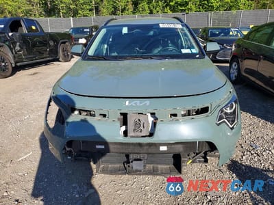 Piąte zdjęcie samochodu w środku: 2023 KIA NIRO WIND VIN:KNDCR3L1XP5050328 - miniatura