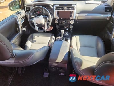 Zdjęcie 8 z 14 samochodu: 2021 TOYOTA 4RUNNER SR5 PREMIUM VIN:JTENU5JR0M5882246 - miniatura