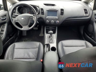 Zdjęcie 8 z 12 samochodu: 2016 KIA FORTE EX VIN:KNAFZ4A84G5551408 - miniatura