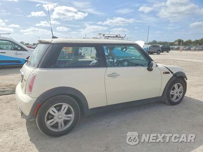Trzecie zdjęcie samochodu z tyłu: 2006 MINI COOPER VIN:WMWRC33526TK18338 - miniatura