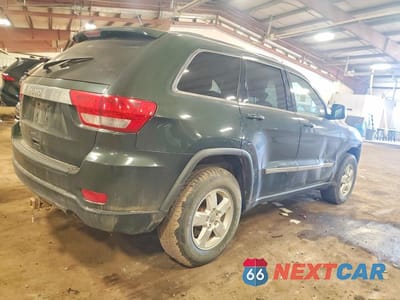 Trzecie zdjęcie samochodu z tyłu: 2011 JEEP GRAND CHEROKEE LAREDO VIN:1J4RR4GG6BC640720 - miniatura