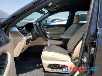 Zdjęcie 7 z 13 samochodu: 2023 JEEP GRAND CHEROKEE LIMITED VIN:1C4RJHBG0P8763368 - miniatura