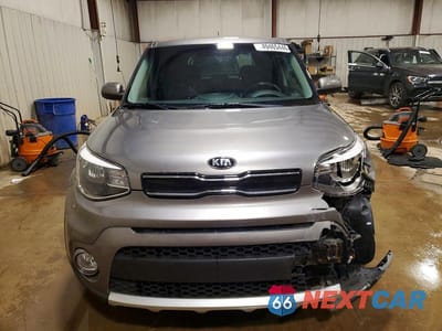 Piąte zdjęcie samochodu w środku: 2017 KIA SOUL + VIN:KNDJP3A56H7496162 - miniatura