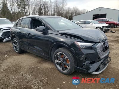 Czwarte zdjęcie samochodu z boku: 2024 AUDI Q4 E-TRON VIN:WA1G2AFZ2RP009270 - miniatura