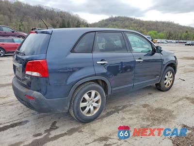 Trzecie zdjęcie samochodu z tyłu: 2012 KIA SORENTO LX VIN:5XYKTCA69CG274798 - miniatura