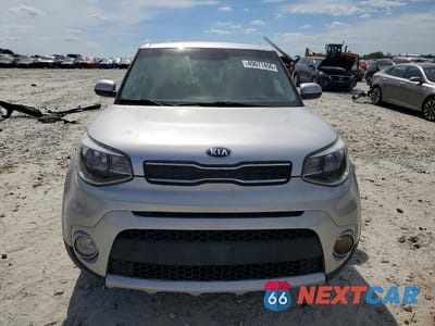 Piąte zdjęcie samochodu w środku: 2017 KIA SOUL + VIN:KNDJP3A56H7441307 - miniatura