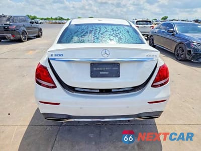 Zdjęcie 6 z 12 samochodu: 2017 MERCEDES-BENZ E 300 4MATIC VIN:WDDZF4KB7HA036193 - miniatura