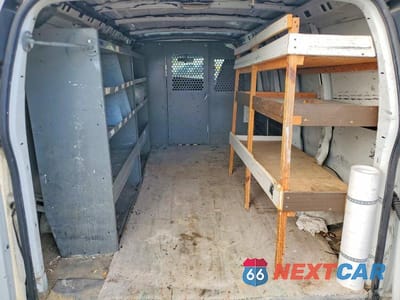 Zdjęcie 10 z 13 samochodu: 2008 CHEVROLET EXPRESS 1500 UTILITY / SERVICE VAN VIN:1GCFG15X381204542 - miniatura