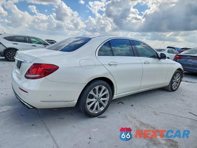 Trzecie zdjęcie samochodu z tyłu: 2017 MERCEDES-BENZ E 300 VIN:WDDZF4JB6HA279902 - miniatura