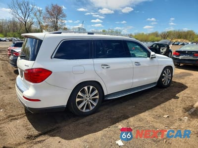 Trzecie zdjęcie samochodu z tyłu: 2014 MERCEDES-BENZ GL 450 4MATIC VIN:4JGDF7CE3EA308597 - miniatura