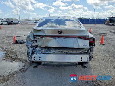 Zdjęcie 6 z 13 samochodu: 2021 LEXUS IS 300 VIN:JTHAA1D25M5109886 - miniatura