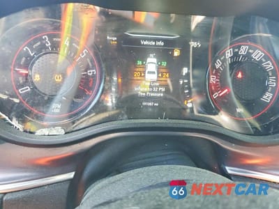 Zdjęcie 9 z 12 samochodu: 2017 DODGE CHALLENGER SXT VIN:2C3CDZAG9HH600111 - miniatura