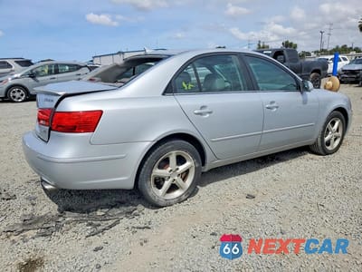 Trzecie zdjęcie samochodu z tyłu: 2010 HYUNDAI SONATA SE V6 VIN:5NPEU4AF3AH645475 - miniatura