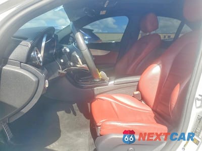 Zdjęcie 7 z 12 samochodu: 2018 MERCEDES-BENZ C 43 4MATIC AMG VIN:55SWF6EB5JU245836 - miniatura