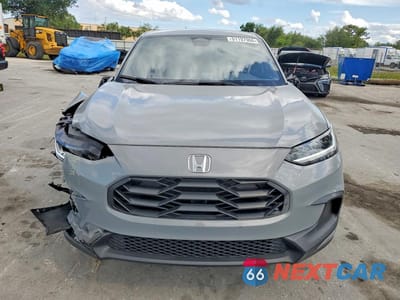 Piąte zdjęcie samochodu w środku: 2023 HONDA HR-V SPORT VIN:3CZRZ1H52PM700817 - miniatura