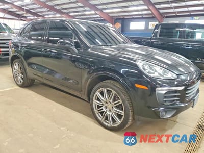 Czwarte zdjęcie samochodu z boku: 2017 PORSCHE CAYENNE VIN:WP1AA2A24HKA83444 - miniatura
