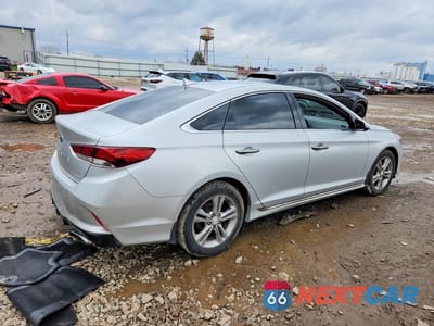 Trzecie zdjęcie samochodu z tyłu: 2019 HYUNDAI SONATA SPORT VIN:5NPE34AF0KH773340 - miniatura
