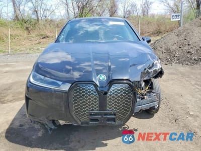 Piąte zdjęcie samochodu w środku: 2024 BMW IX XDRIVE50 VIN:WB523CF02RCP02773 - miniatura