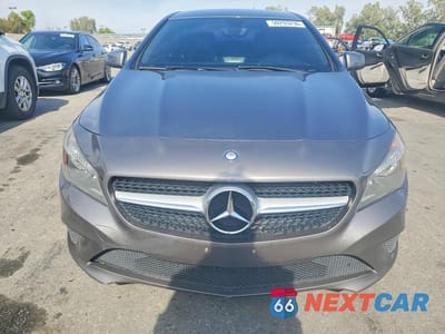 Piąte zdjęcie samochodu w środku: 2014 MERCEDES-BENZ CLA 250 VIN:WDDSJ4EB8EN126405 - miniatura