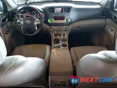 Zdjęcie 8 z 13 samochodu: 2012 TOYOTA HIGHLANDER SE VIN:5TDBK3EH1CS161350 - miniatura