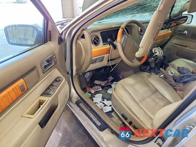 Zdjęcie 8 z 12 samochodu: 2009 LINCOLN MKZ VIN:3LNHM26T69R606304 - miniatura