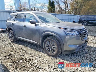 Czwarte zdjęcie samochodu z boku: 2024 NISSAN PATHFINDER SV VIN:5N1DR3BC6RC300102 - miniatura