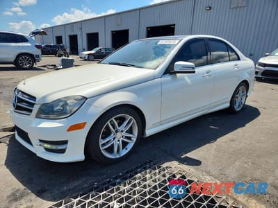 2014 MERCEDES-BENZ C 250 WDDGF4HB9EG215990 - główne zdjęcie licytacji z USA - miniatura