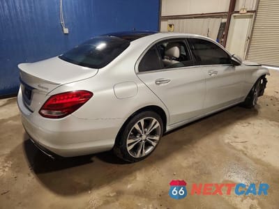 Trzecie zdjęcie samochodu z tyłu: 2017 MERCEDES-BENZ C 300 4MATIC VIN:55SWF4KB9HU209053 - miniatura