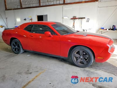 Czwarte zdjęcie samochodu z boku: 2014 DODGE CHALLENGER SXT VIN:2C3CDYAG3EH196082 - miniatura