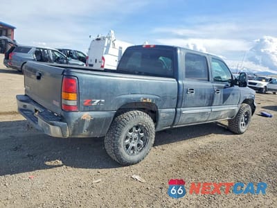 Trzecie zdjęcie samochodu z tyłu: 2005 GMC NEW SIERRA K1500 VIN:2GTEK13T651233176 - miniatura