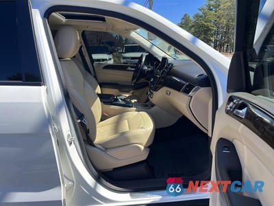 Piąte zdjęcie samochodu w środku: 2016 MERCEDES-BENZ GLE 350 4MATIC VIN:4JGDA5HB5GA633398 - miniatura