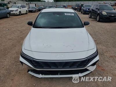 Piąte zdjęcie samochodu w środku: 2025 HYUNDAI ELANTRA SEL SPORT VIN:KMHLM4DGXSU084142 - miniatura