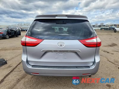 Zdjęcie 6 z 12 samochodu: 2015 TOYOTA SIENNA VIN:5TDKK3DC6FS542895 - miniatura