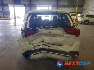 Zdjęcie 6 z 13 samochodu: 2020 MITSUBISHI OUTLANDER ES VIN:JA4AD2A34LZ027435 - miniatura